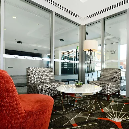 Oaks Gladstone Grand Hotel-2